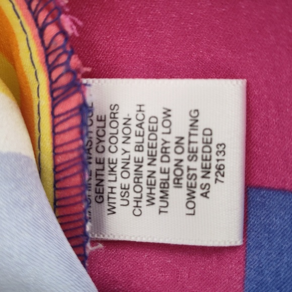 Liz Claiborne Color Block Silk Feel Top - Picture 8 of 9
